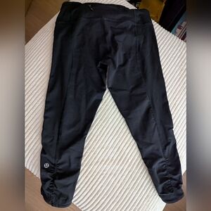 Lululemon Run Inspire Crop Capri Yoga Pants Leggings Black 6